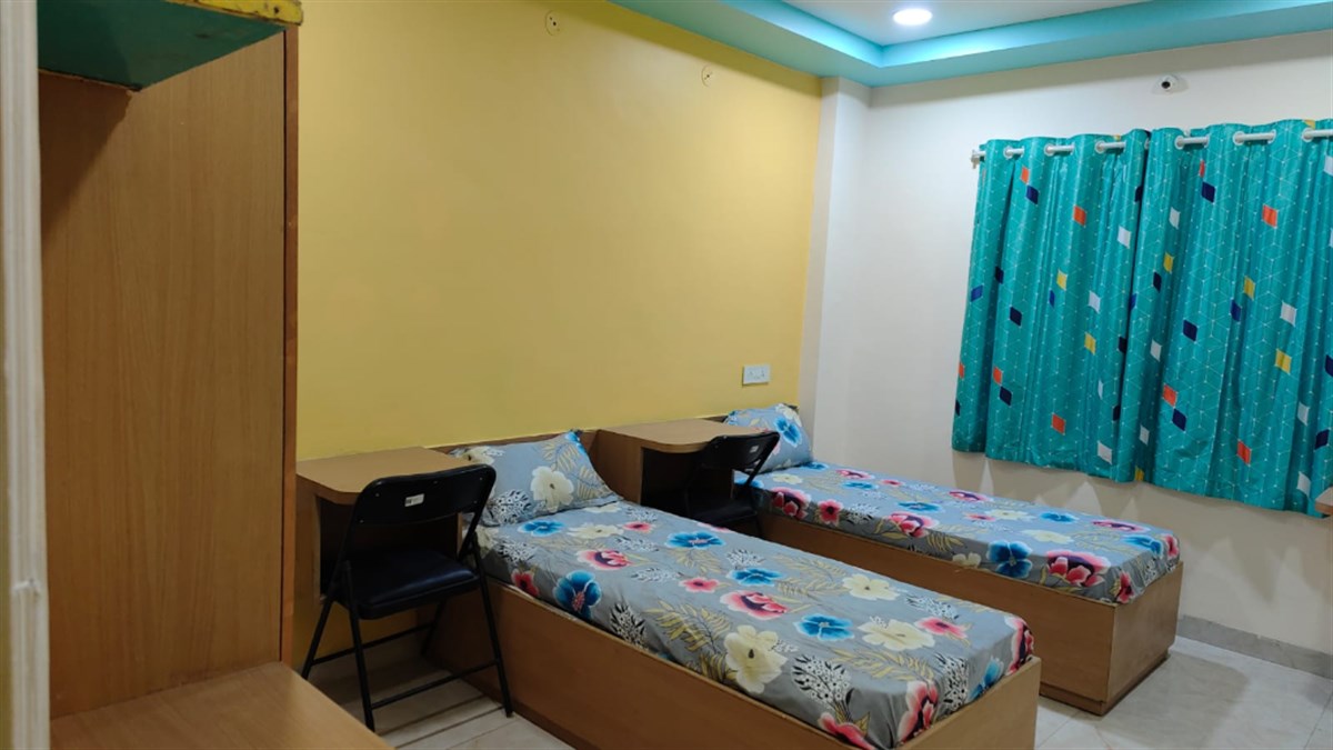 Twin Sharing Room near Colleges in Indore - STAYZEN